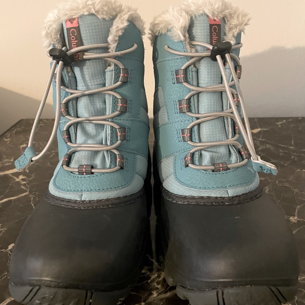 Columbia Snow Boots (Kids Size 4